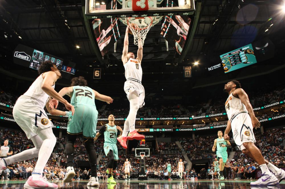 依靠战术的 依靠战术的